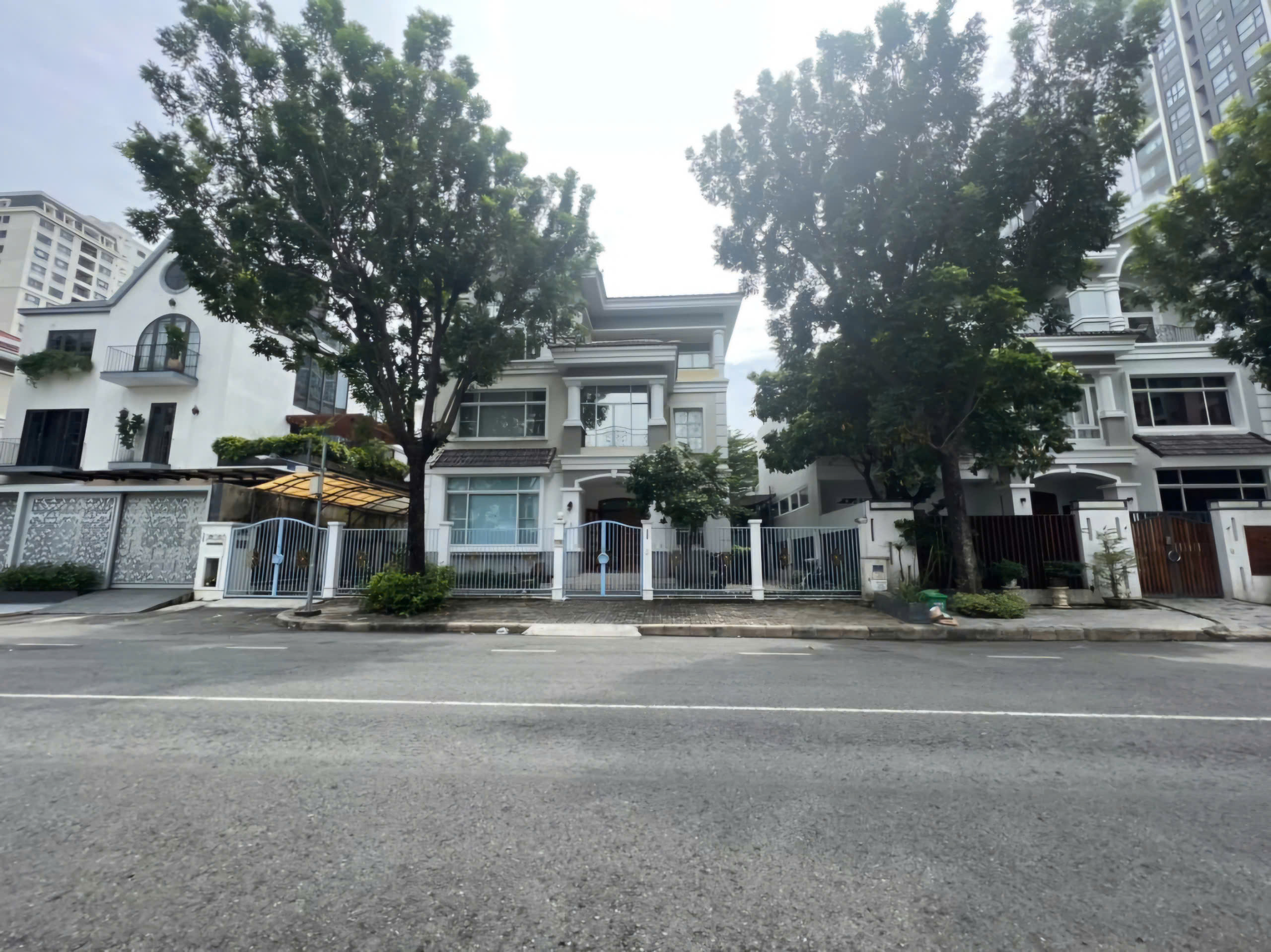 ban-biet-thu-don-lap-my-van-2-phu-my-hung-quan-7 